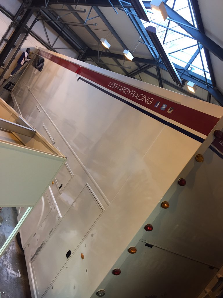 LeeHardyRacing's tweet photo. @motherhubbarduk working hard removing 2017 graphics, can't wait to see new design @TommyHillPromo @graphixbank @OfficialBSB https://t.co/y2h3IOU43I