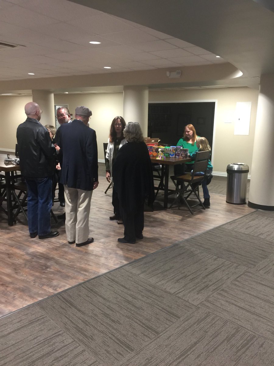 ShilohTBC's tweet photo. Gathering to worship and eat #girlscourt cookies. https://t.co/oBBF2rBAX9