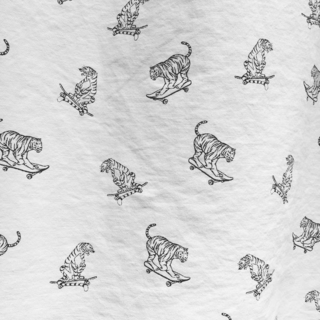 kkavanagh_'s tweet photo. One of the coolest shirt patterns I have ever seen. 😍
#tigers #skateboarding #pattern #founddesign https://t.co/t1knwPpMah https://t.co/ZgSHPNFbwt