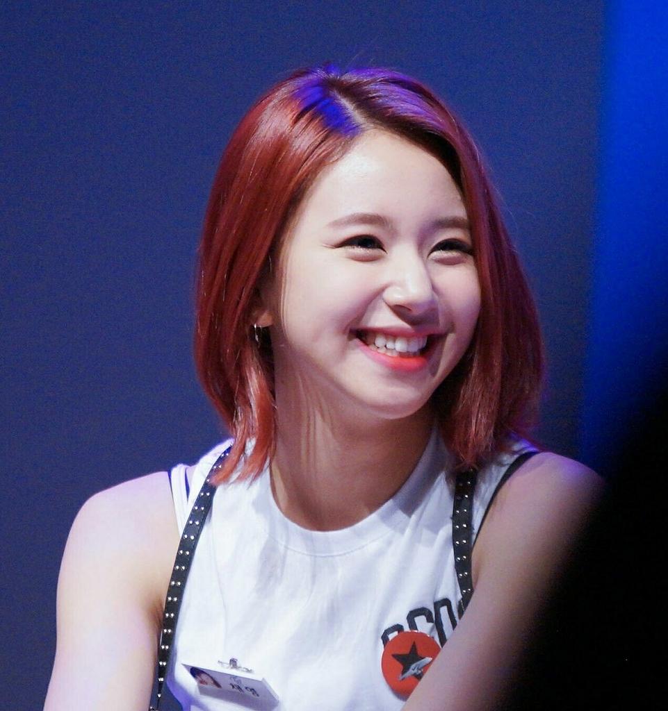 Twice垢 ﾁｬﾏ 個人的に ロング前髪ありおちぇんすき けどやっぱ ミディアム赤髪前髪流し推し すき 可愛すぎて可愛すぎて可愛い Twice チェヨンペンスルー禁止 共感できる人rt Once Onceともっと繋がりたい T Co Gnyws6fge3