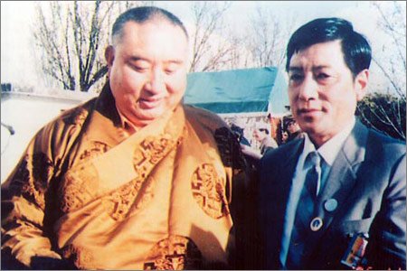 dannytehds's tweet photo. Tsem Rinpoche’s father, Lobsang Gyatso, used to be a monk at Drepung monastery and served as an assistant to Trungsar Rinpoche.
➡️ Follow @tsemtulku
#tsemtulku
#Tibet
#ThePromise https://t.co/RSBfCrau1u