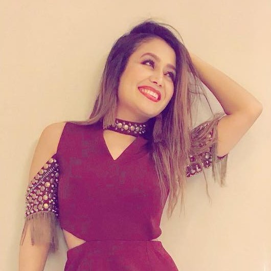 NeheartJassi's tweet photo. Because of you Nehu❤, half the time I don’t even know🤔that I’m smiling😊💞
Love uh Nehu💕
Forever ur #Neheart♥
#NeheartJassi💓
@iAmNehaKakkar💟 https://t.co/NlT1Tdinmo