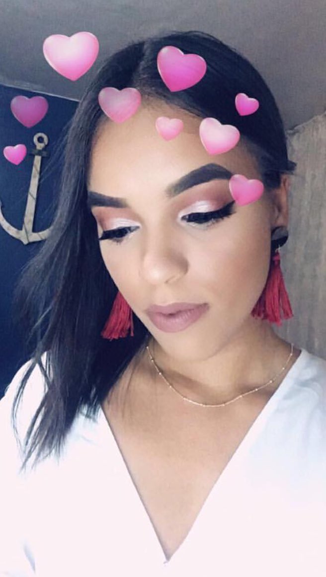 ngcotto's tweet photo. Holaaaa! Hago aretes bellos como estos, pueden seguirme en instagram: pomponhm. RT para poder llegar a más personas y expandir mi pequeño negocio. #ApoyaLoLocal 🌸 https://t.co/lWtj8P22IG