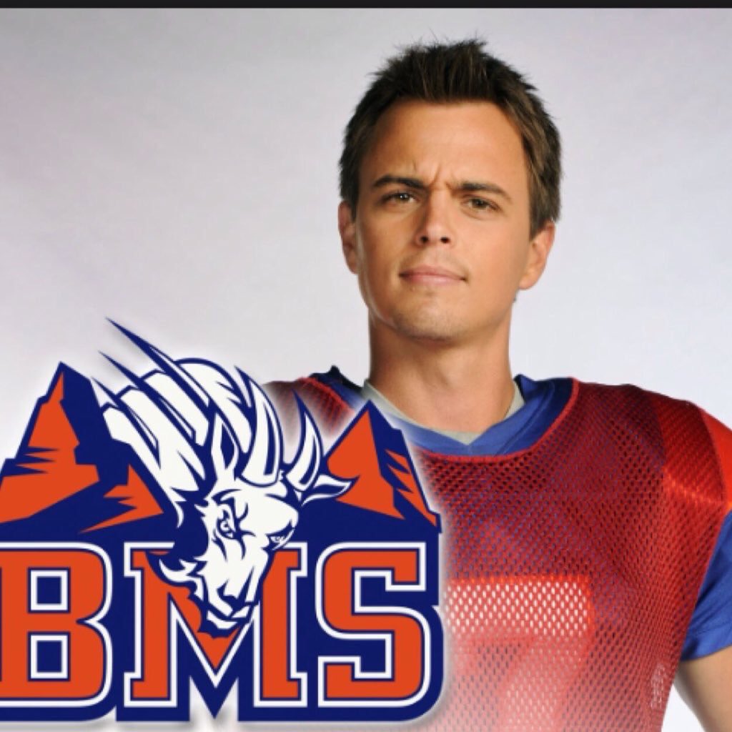 orehelma's tweet photo. @EMoksunen BMS legenda Alex Moran on nähty lämmittelemässä, mutta on epäselvää kumman joukkueen kanssa #SuperBowlFi https://t.co/LBfPQP3Faq