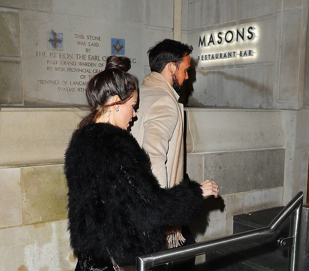 Bhavna_faye's tweet image. PHOTOS | @Faye_Brookes and @Gareth_Gates out together on Friday night for a date night 💞. (Mail)