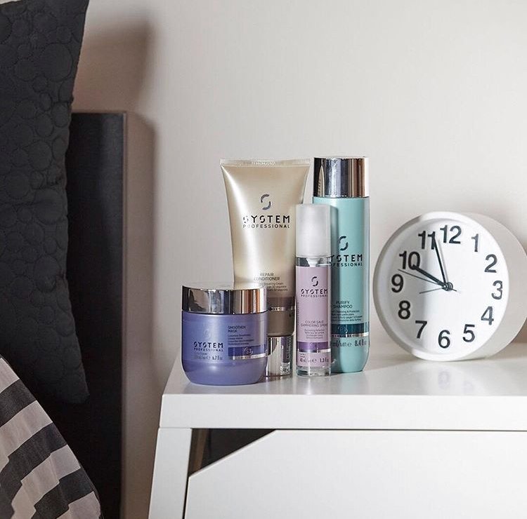 SalonEM_boston's tweet image. Hmmm, it may be time for a nourishing wake up call! #SalonEMLoves @SPSystemPro #MyEnergyCode system – a re-energizing hair care code based on your specific hair type. Stop by to find your #EnergyCode today! #NewburyStreet #Boston