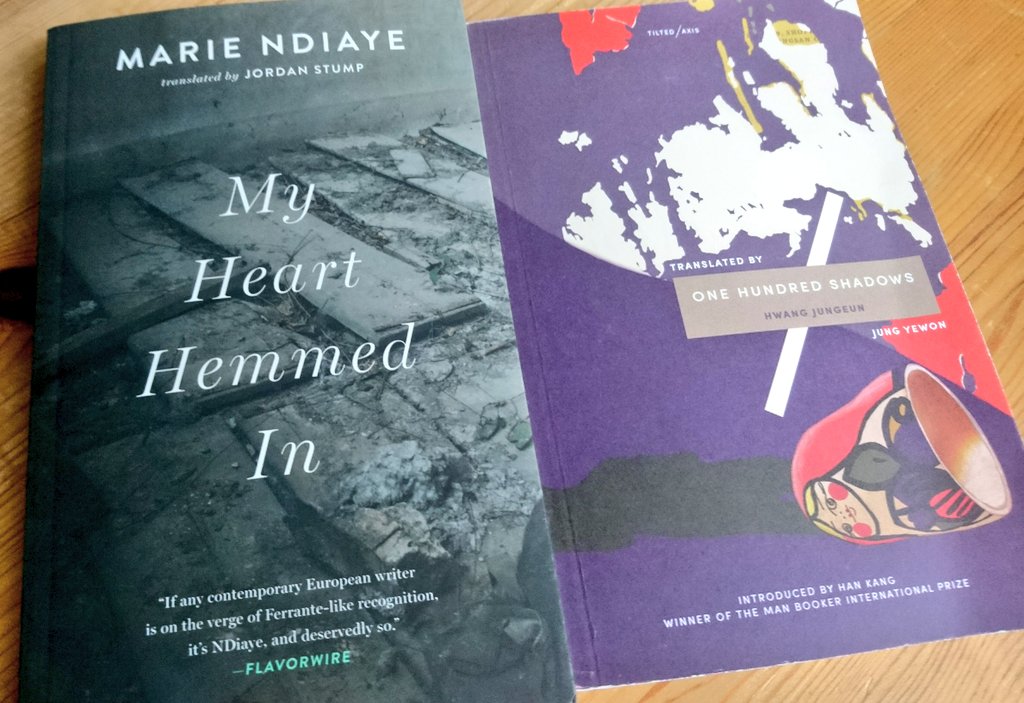 asyndetic's tweet photo. @TwoLinesPress @Read_WIT @TiltedAxisPress hello, please take a moment to gaze at this beautiful #translatedfiction
#MyHeartHemmedIn, #MaryNDiaye (@TwoLinesPress) 🇫🇷
#OneHundredShadows, #HwangJungeun (@TiltedAxisPress) 🇰🇷
@Read_WIT #womenintranslation #FrenchLit #KoreanLit #BookBingo https://t.co/yL3KOG9rlT