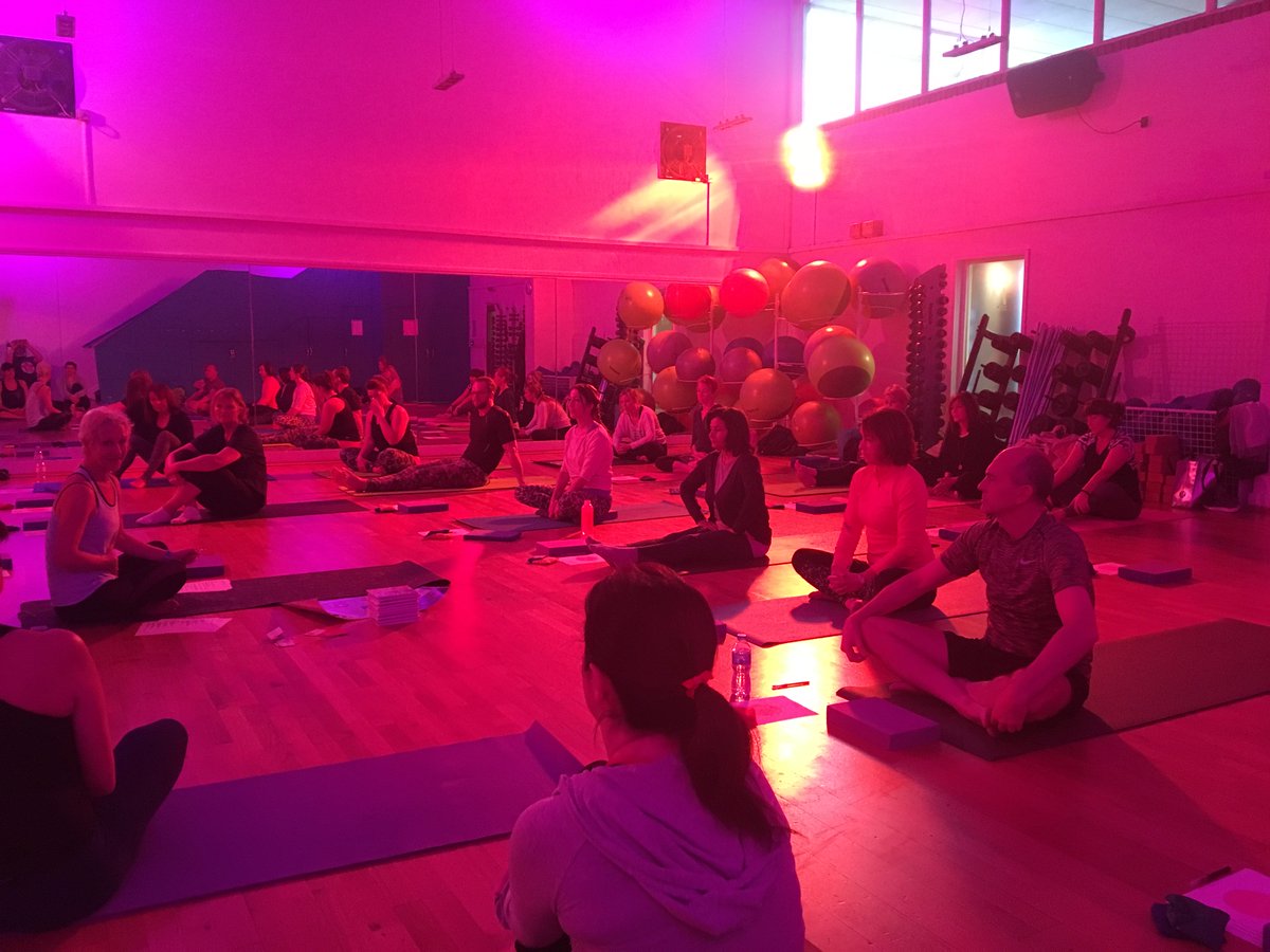 StriveforfiveBC's tweet photo. Amazing time at @TheMarlowClub ! Thank you to @NikkiCranio for leading a truly unique workshop - Improving Digestive Health Through Yoga, part of #striveforfiveBC Much fun was had and we all learned a lot today!
AND over £400 was raised for @Bowel_Cancer_UK &amp; @bowelcancer https://t.co/S9IGbnGOJV