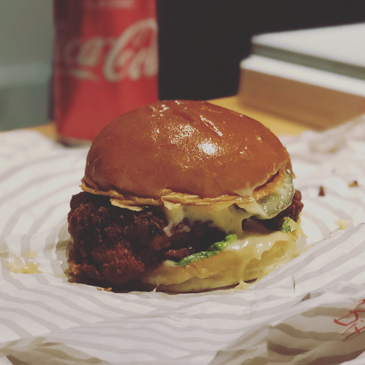 eat965's tweet photo. H O T 💔 C H I C

@pattyandbun #eat965 

Follow @eat965 on Instagram for more and more! 😋😋😋😋 https://t.co/4rO1yB0KJR