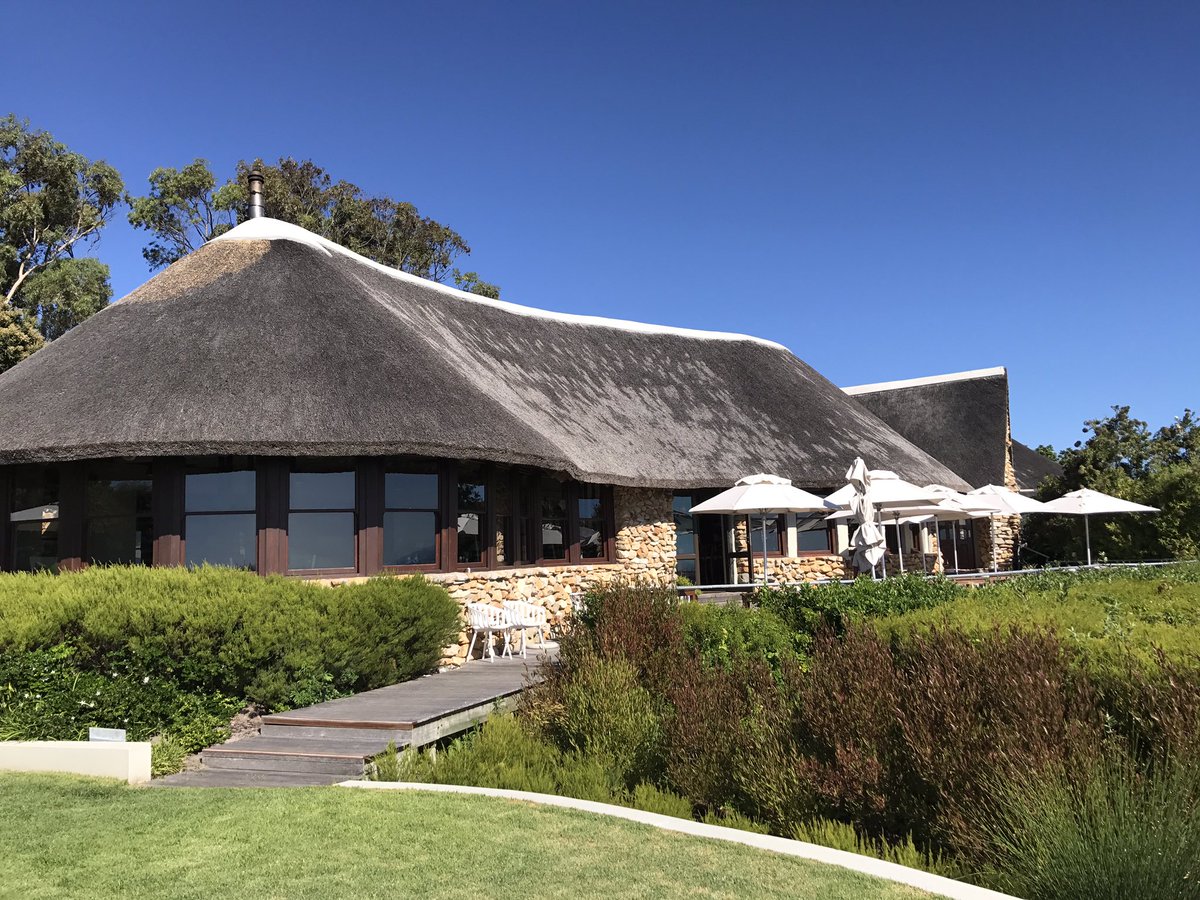 VEscapes's tweet photo. From Oz to Africa...the Cape and magical https://t.co/RlOH8wLks1 to be one of the world's finest all round golf + luxury experiential destinations. @EscapeExplore https://t.co/mG1qzJTXlk
