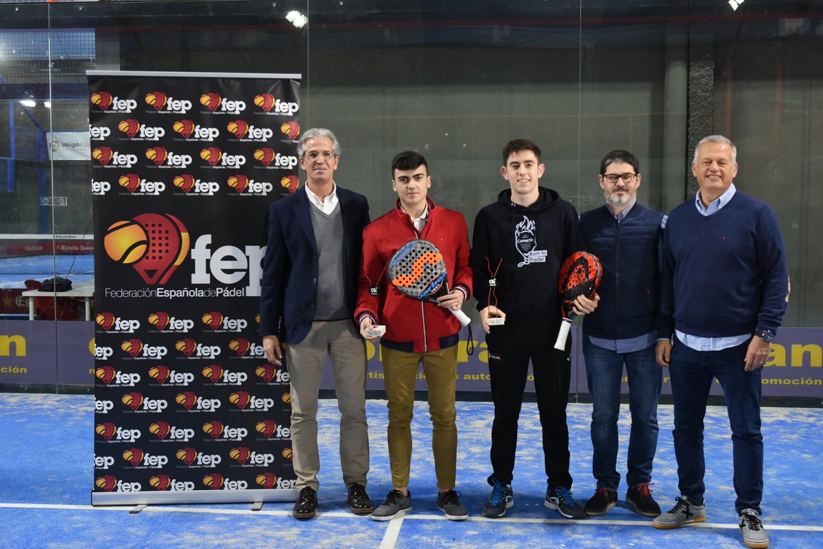 #TyC1 Entrega de trofeos🏆en <a href="/okpadelcs/">Okpadel</a>
JUNIOR🚺
🏆Campeonas M.Quevedo-S.Saiz
🏆Subcampeonas M.Lorente-A.Garcia
JUNIOR🚹
🏆Campeones J.Sanz-I.Vilariño
🏆Subcampeones J.Collantes-A.Marquez

Conoce el resto de ganadores en nuestra web👉bit.ly/2qPhzK1
