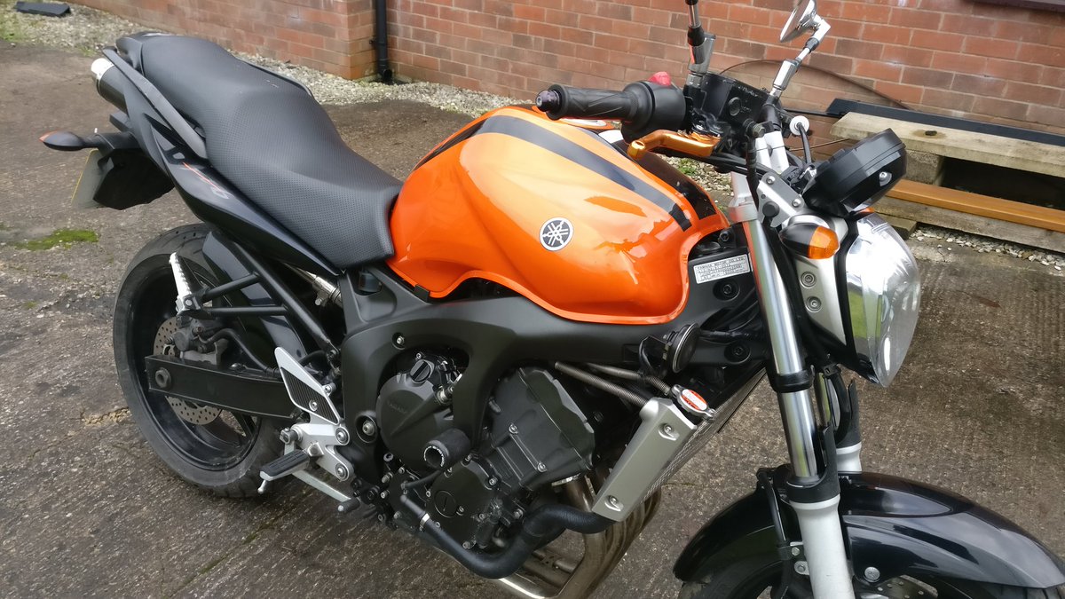 DanThe2Wheeler's tweet photo. Well finally got the beast out today after 3 months aaaand... it wouldn't start 🤨

Charged the battery up full, checked fuel, spark plugs are fine, still won't start :/

More investigation needed, probs next weekend. Might get a new battery anyway, think it's due 😊 https://t.co/LTrIpPG1ZE