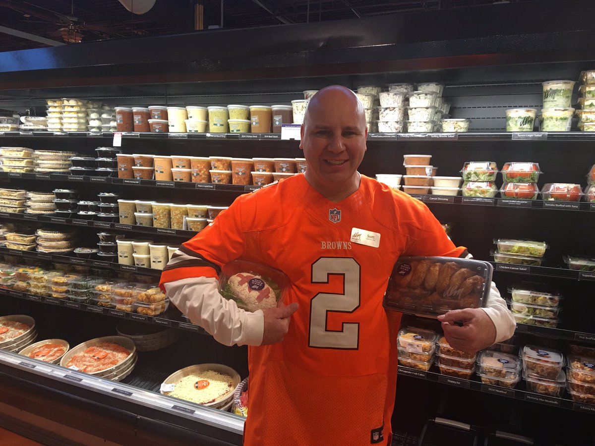 DorothyLaneMkt's tweet photo. Scotty going for a two-point conversion with a football-shaped dried beef cheese ball and some wings! #snackstrategy https://t.co/qYWhxa1n59