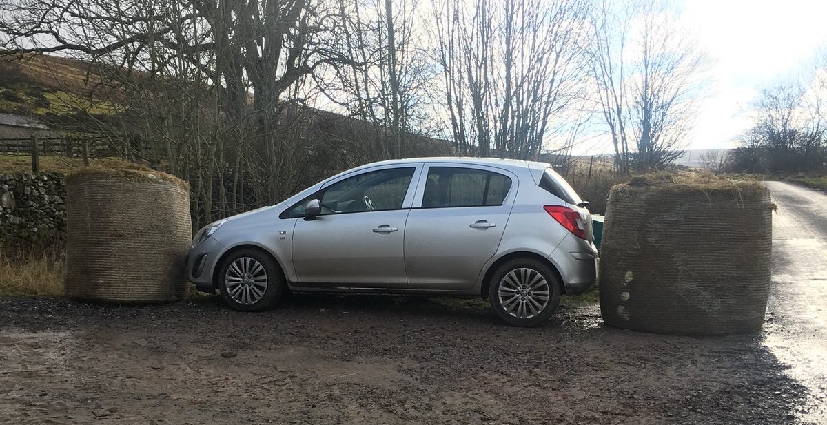 CumbriaCrack's tweet photo. A reminder why not to block a farmers gate. Good luck getting out! photo @1863Ullswater https://t.co/k9kYCNfSdh