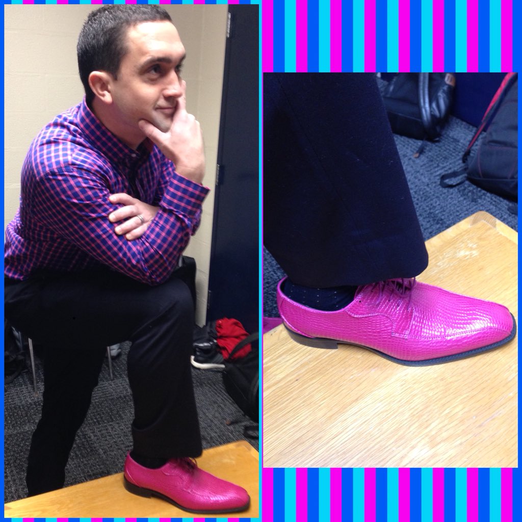 coachbethburns's tweet photo. Hey @KayYowFund !! What Coach is embracing #KayYow Spirit better than my guy @UofLWBB @coachsampurcell ?? NOBODY👊🏾!! Let’s start a contest out there Coaches; I’ll 💰 the #KYCF for each retweet! C’mon @accwbb C’monWESTCOAST😎#BEATCancer🥊 #TOGETHERwecandoit #Play4Kay #LsUp4Kay https://t.co/cU0heguCV9