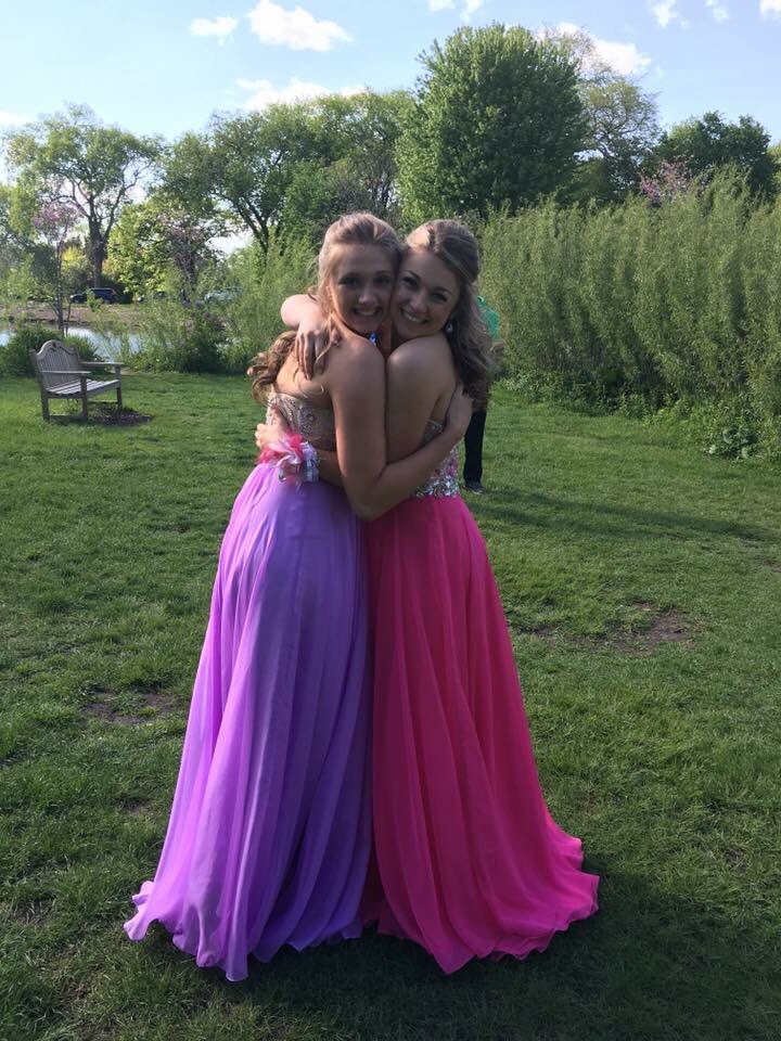 asholayy12's tweet photo. Happy 19th birthday @Megan_Schall  ❤️ hope College is treating you well! Love and miss ya 😘 https://t.co/a5vi0YiWlW