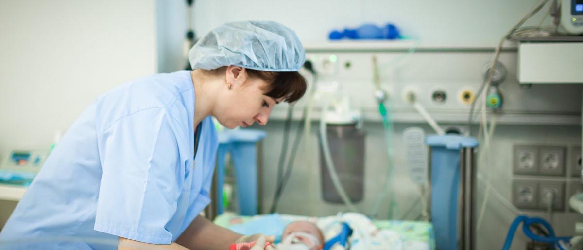 Детская реаниматология. Ребенок в больнице реанимации. Реанимация в Челябинской областной больнице.