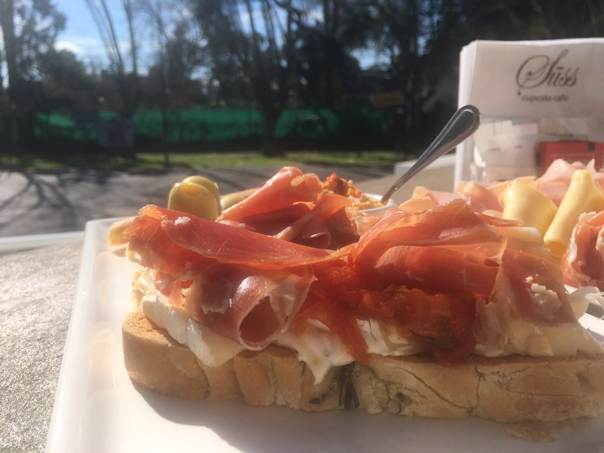 SussCupcakeCafe's tweet photo. DOMINGO DE PICADITA CON CERVEZA O BRUNCH? https://t.co/mi9D4Ufbsu