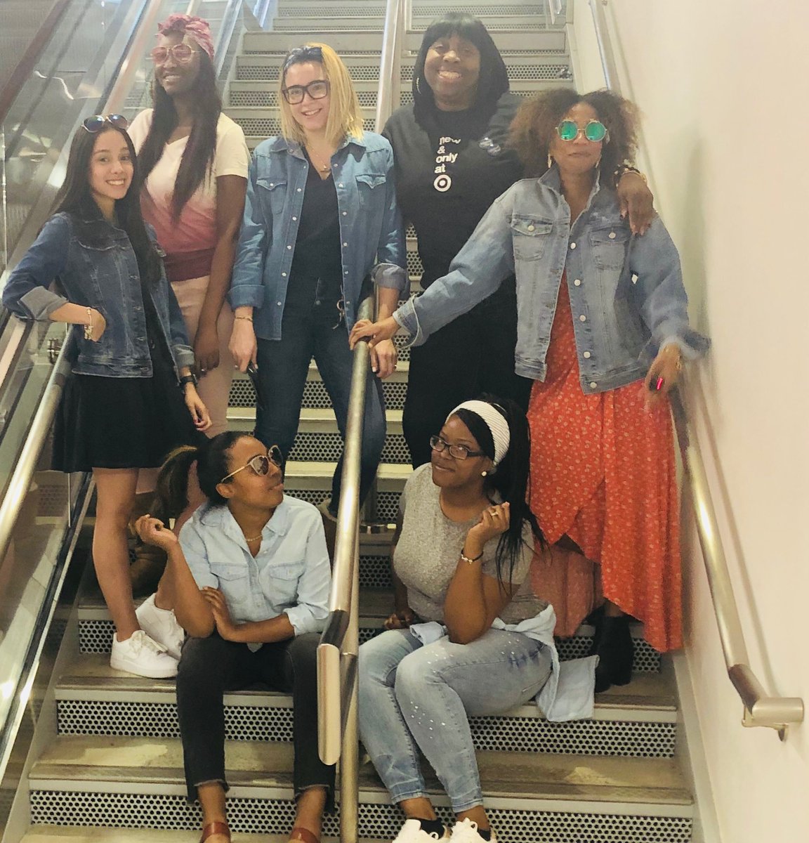 vmlGaga2840's tweet photo. #squadgoals❗️ set and modeled our new Universal Threads line 👖🎯 @bmcleod268 @therealdandan2 https://t.co/TEQWHM1ar0