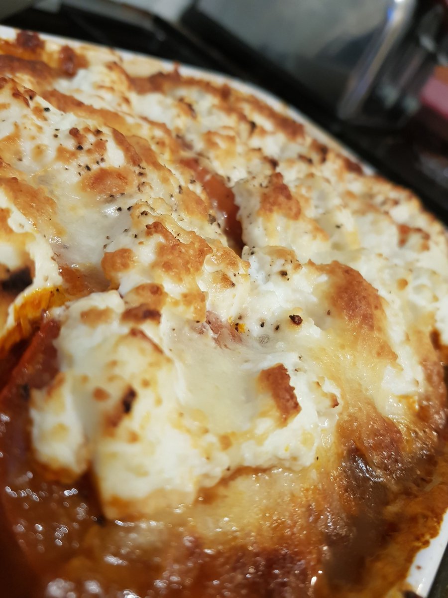 Petewallace1981's tweet photo. @ChefTomKerridge yet another amazing recipe, one layer lasagne is just perfect. Lost 2kg in a week So far. #LoseWeightforGood https://t.co/hr4Qv865dI