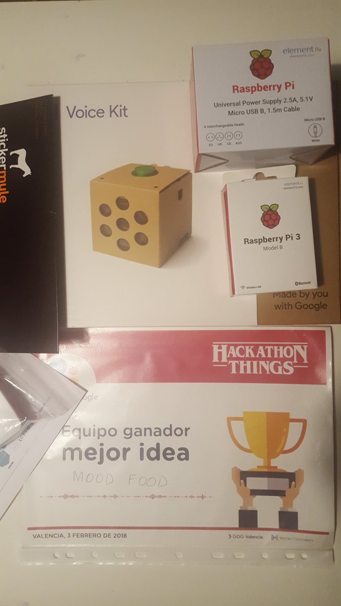 RauLMoyaReyes's tweet image. Me lo pasé genial en #HackathonThings con @gdgvalencia y @WtmValencia. Mood Food, nos llevamos el premio 🤟. Ahora a trastear y a darle mucho uso a mi nuevo #VoiceKit.