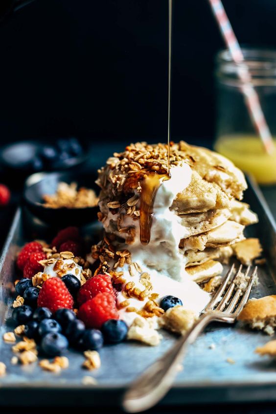 #OhMyGosh #Looks #Stunning #Summer #Berries + #Pancakes + #Honey + #Grains