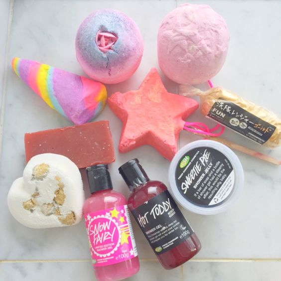 ✧ ♡These are some of the #LushBathBombs that I thought u guys would #Love to use in the #Bath ♡ ✧ 🛀🛀🛀