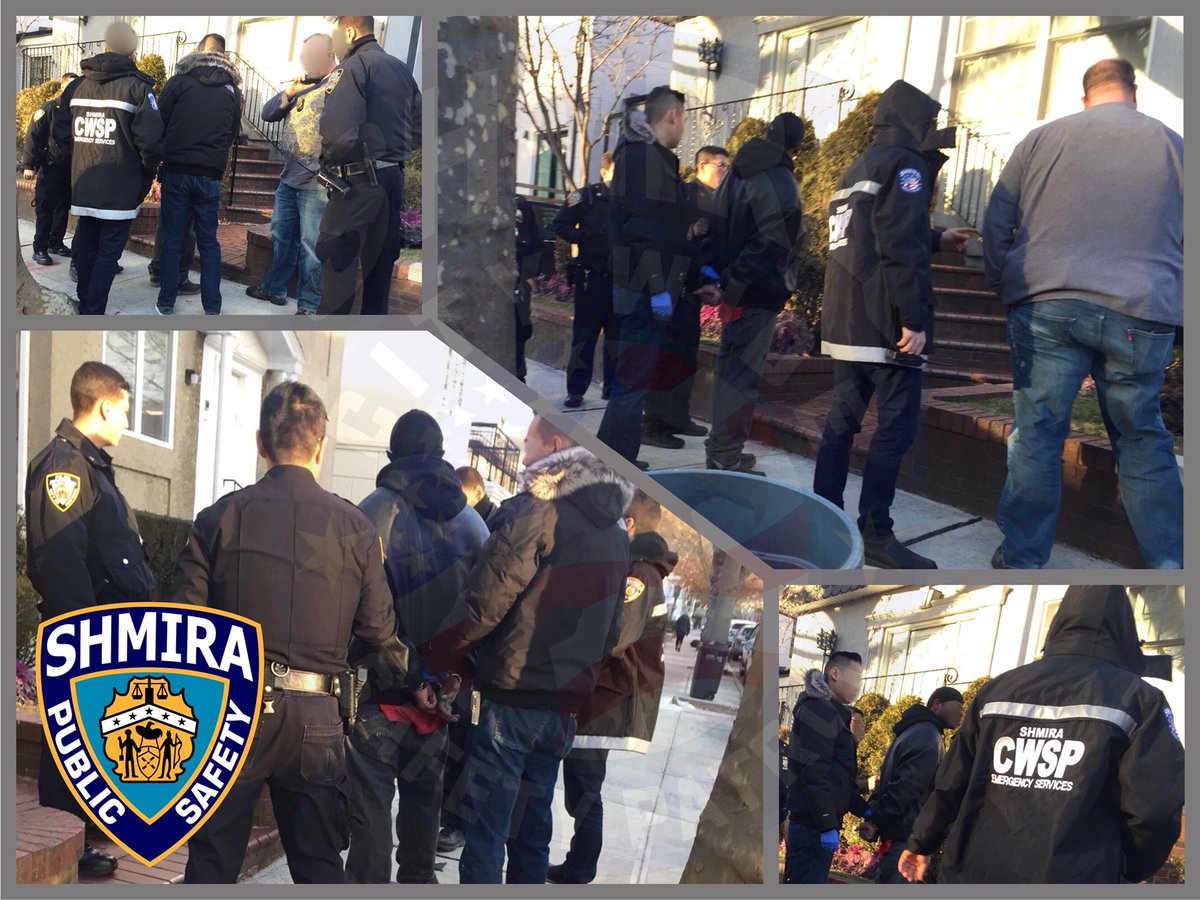Shmira's tweet photo. Thanks to great response by our #Shmira Volunteers and collaboration with @NYPD66Pct, suspect apprehended and stolen deliveries returned to its rightful owner minutes before shabbas. #TeamWork #ItsWhatWeDo https://t.co/WBlO6q3YiC