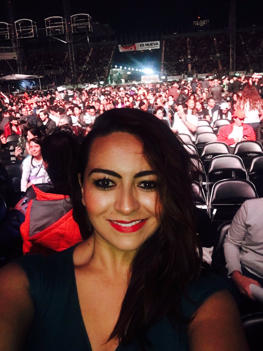 samatips's tweet photo. #fila1 #concierto #BrunoMars 👏🏼👍🏼😊 https://t.co/YbxSnVD4vt