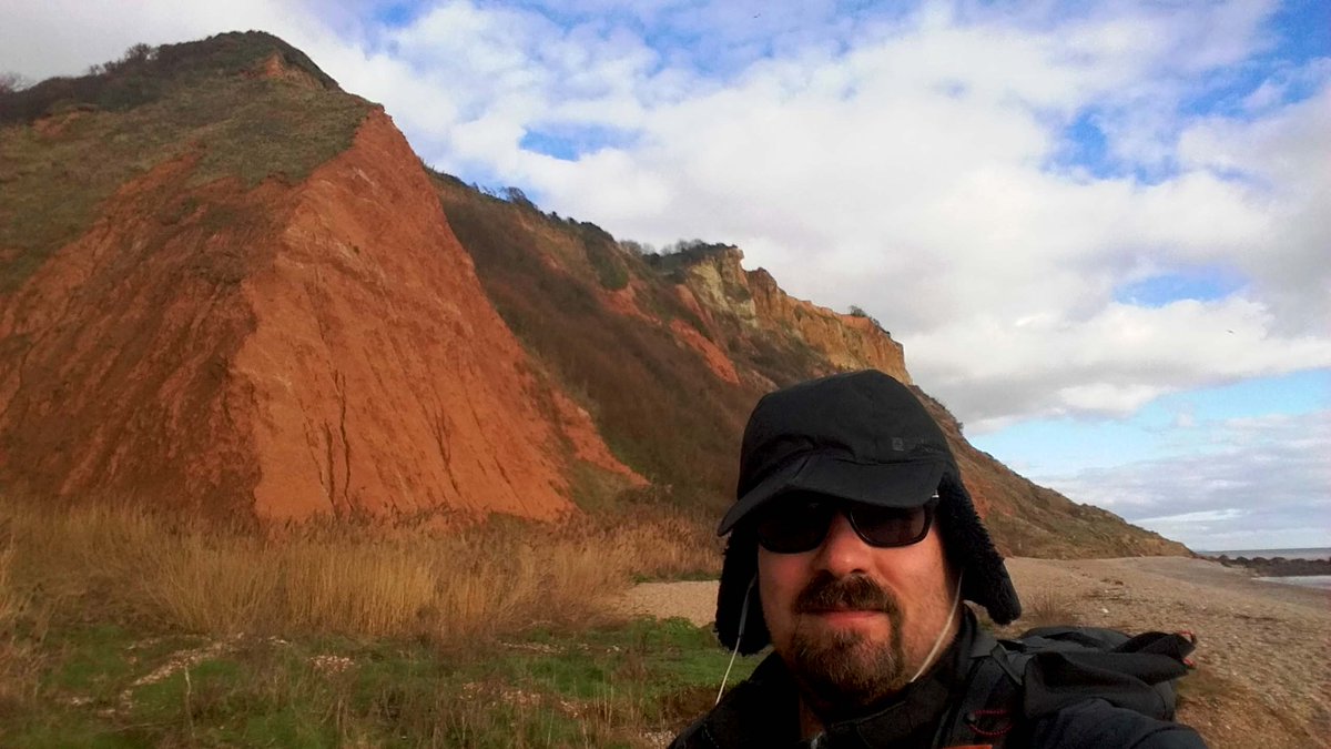 SherpaShezza's tweet photo. 9.36 miles hiked today on the Devon Coast (689.82 miles completed so far of 1,200) Supporting @wescfoundation Specialist Centre for #VisualImpairment  https://t.co/TB23w1CBmA Please  Sponsor Me 🙂 https://t.co/3m0wc6sI1o