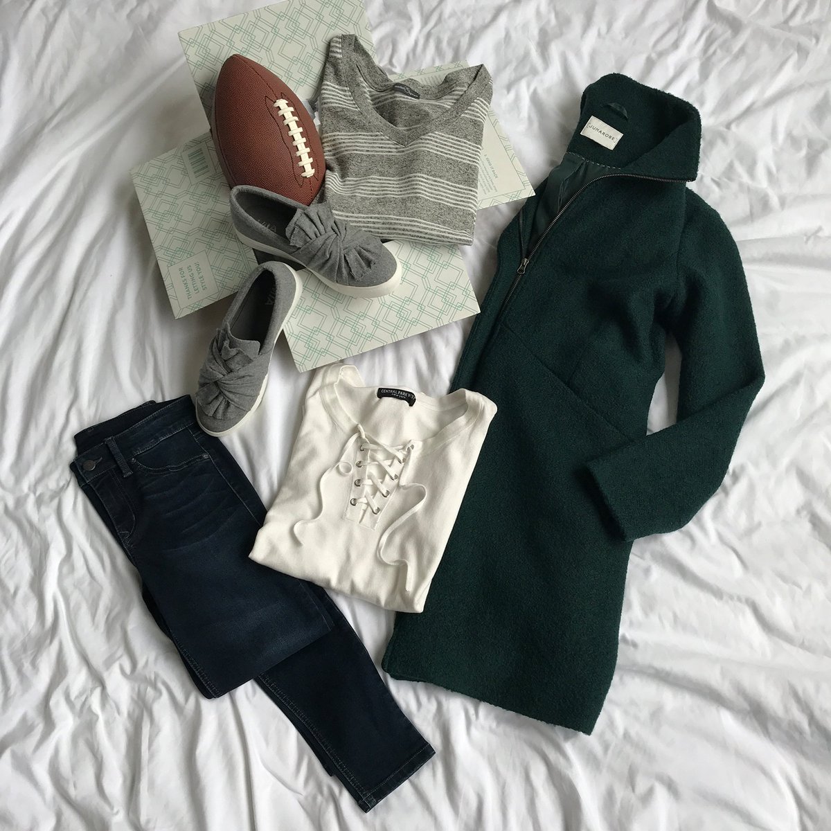 stitchfix's tweet photo. RT if you’re rooting for the Eagles today! 🏈 https://t.co/8TKsTporHb