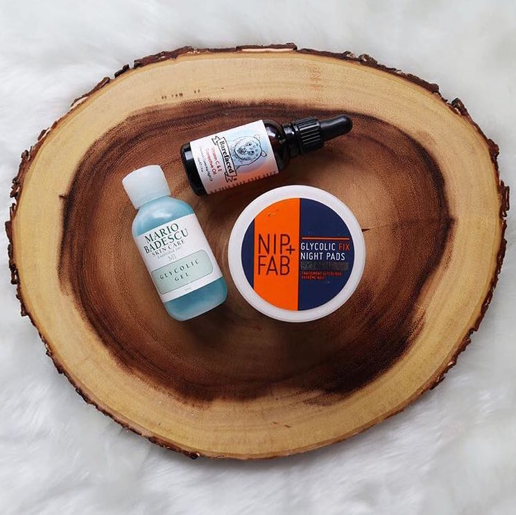 BeBarefaced's tweet photo. Our vitamin C &amp; E corrective night oil is works wonders to hydrate and correct uneven skin tones. Tell us what’s your #BeBarefaced evening skincare routine this #skincaresunday below! 
Photo https://t.co/GP2fmDMLHB https://t.co/5UsuQXTwtN