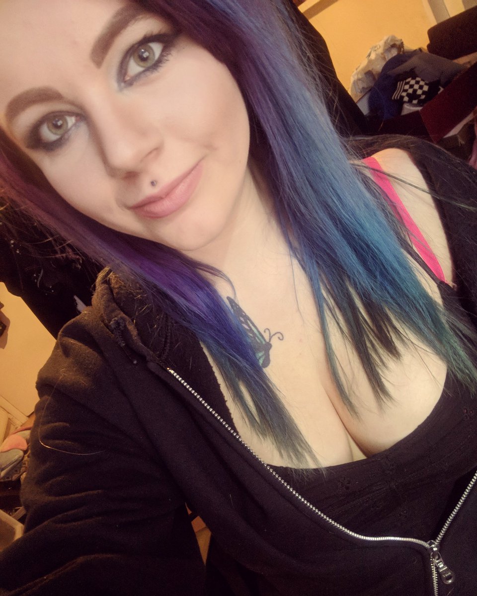 b4byhorror's tweet image. Live now :-) 
twitch.tv/piggotto
#SupportSmallStreamers #GirlStreamers #girlgamer #TwitchStreamers