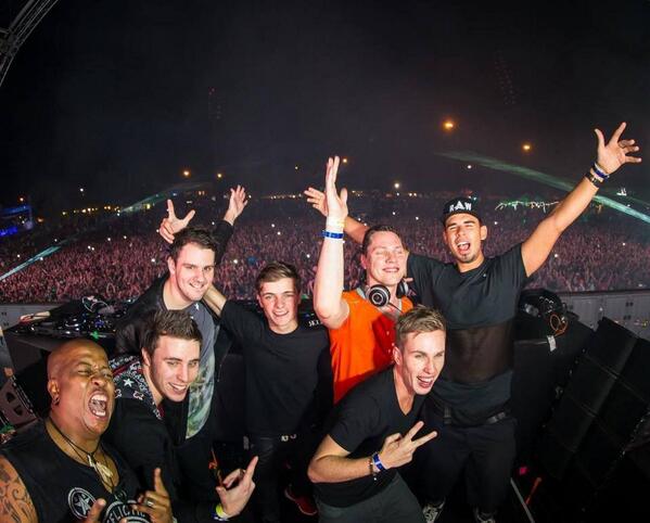 Coco_thafirst's tweet photo. @UltraSA @Likers_2Do My #UltraSAMoment was #UltraSA2014 and all the headliners stood all together at the end of the night  It was reported that it was the first in Ultra history that all headliners were all there - AT THE SAME TIME. And Tiesto had Martin Garrix on his shoulders. It was EPIC!!! https://t.co/BxapNqKSKw