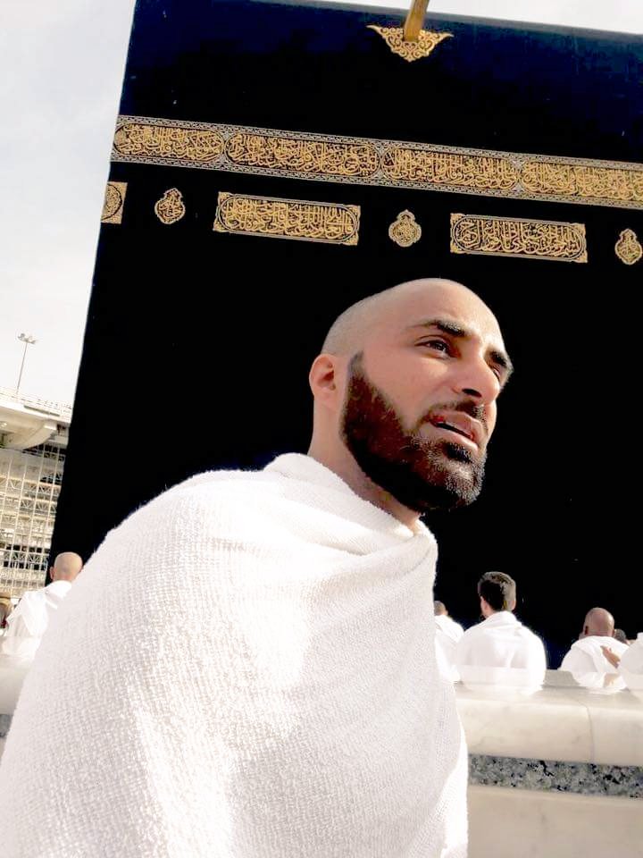 MianUmarBukhsh1's tweet photo. #SajjadaNasheen Markazi Darbar E Alia #KhariSharif Sahibzada Mian Umar Bukhsh Qadri #Mecca https://t.co/sUOxjj1acb