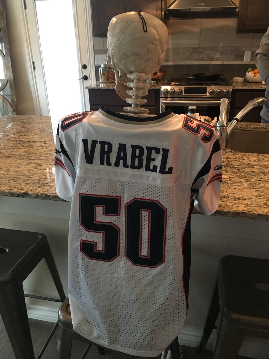 BethKetchum's tweet photo. Chillin’ before the game @CoachVrabel50 https://t.co/rhGsPujtiR