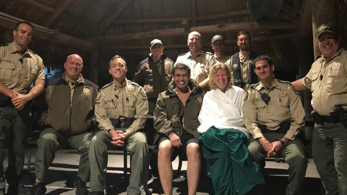 Recently engaged couple rescued after losing boat in Florida Keys bit.ly/2FI9toR https://t.co/Yb4NzocSzO