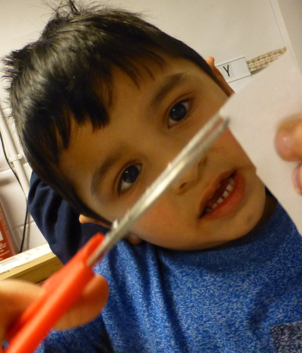 oakwoodEY's tweet photo. Makedo continues to be a hot favourite...Creative, determined and v engaged...O, aged 3.4 yrs! @EJMailhac @Makedo https://t.co/3tkRLZO8ni