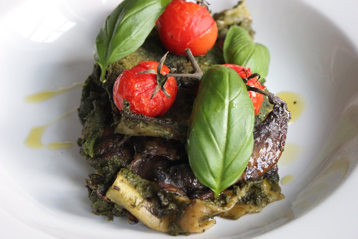 anticancerkitch's tweet photo. Showing support with great food recipes https://t.co/zpscKIO9jg #WorldCancerDay2018 #WorldCancerDay #FightCancer #FoodRecipe #HealthyFood #HealthyLiving #AntiCancerKitchen #AntiCancerFood #PlantBased #Lasagne #EatHealthy https://t.co/jRY08kzVqP