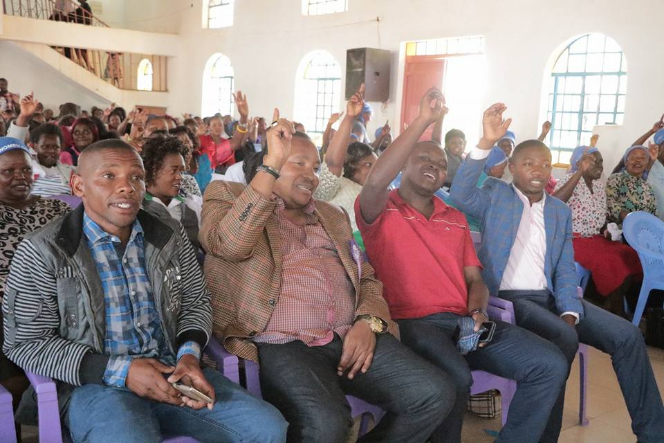 This morning I attended a church service at A.I.P.C.A -Kimuru in Ruiru,Biashara ward. I was accompanied by area MCA Hon Elijah Njoroge. Residents of Biashara ward are now enjoying 14 access roads that have been upgraded by the county government.