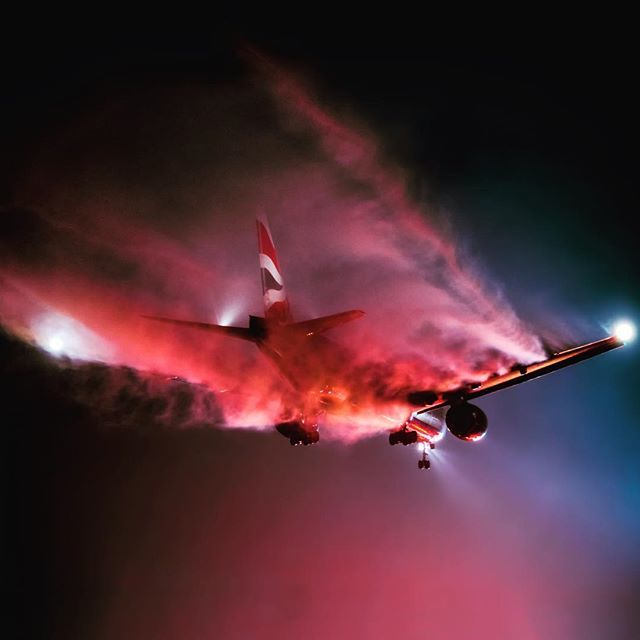 cedarjet201's tweet image. 🇬🇧 British Airways with Condensation 🔥 😍Arrival ON a misty Morning at London’s Heathrow Airport 📸Nikon D800 85mm 20.12.2017
Tags:
#britishairways #boeing777 #b777 #megaplane #airbuslovers #aviation #aviationlovers #speedbird #contrails #aviationp… ift.tt/2GIXmcF