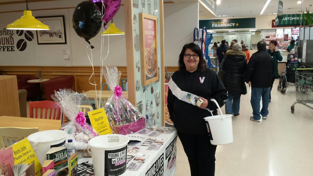 Privileged to band together with Stella, Beth, Kate, Lorna, Mel &amp; ace charity champ Shelagh <a href="/Morrisons/">Morrisons</a> Weston-Super-Mare for <a href="/CLIC_Sargent/">CLIC Sargent</a> #WorldCancerDay #YoungLivesVsCancer Lots of £ collected, bands sold &amp; inspirational stories shared. Thank you lovely people of WSM 🙌🏻