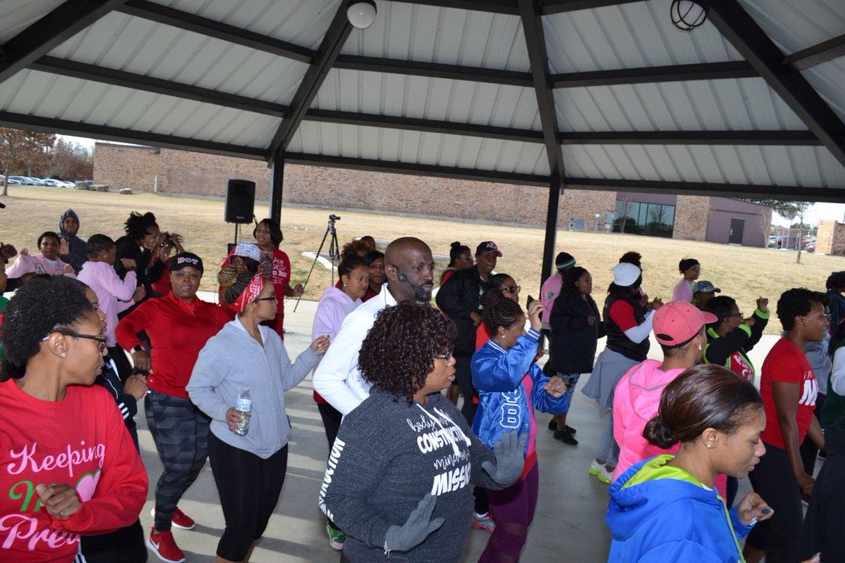 KilleenAKAs's tweet photo. Our 'Pink Goes Red' for Heart Health Day was a great success! We would like to thank all those who came out to support. A special shout out to our instructor, Terrell Simmons, for instructing our line dance workout power hour! 
#PinkGoesRed  #AKA1908 #KilleenAKAs #MuThetaOmega https://t.co/I2MFTycatj