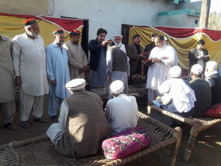 PPP_Malakand's tweet photo. In #Malakand #pk98 uc Kharkai some of families from #pti join #ppp wlcmd by MPA Syed M Ali shah bacha https://t.co/LaOYxfBdGD