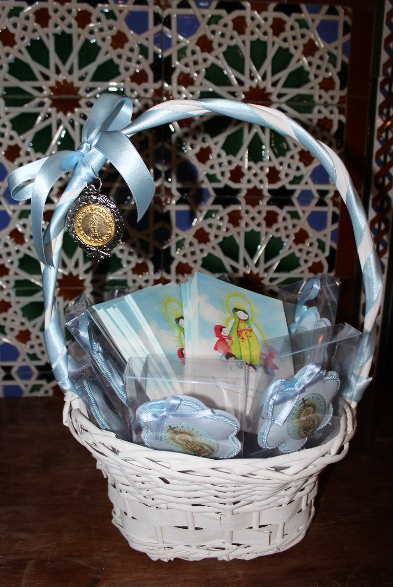 Presentación de los niños/as ante la Stma. Virgen de #Loreto
#Aljarafe #Candelarias 

PAZ Y BIEN
