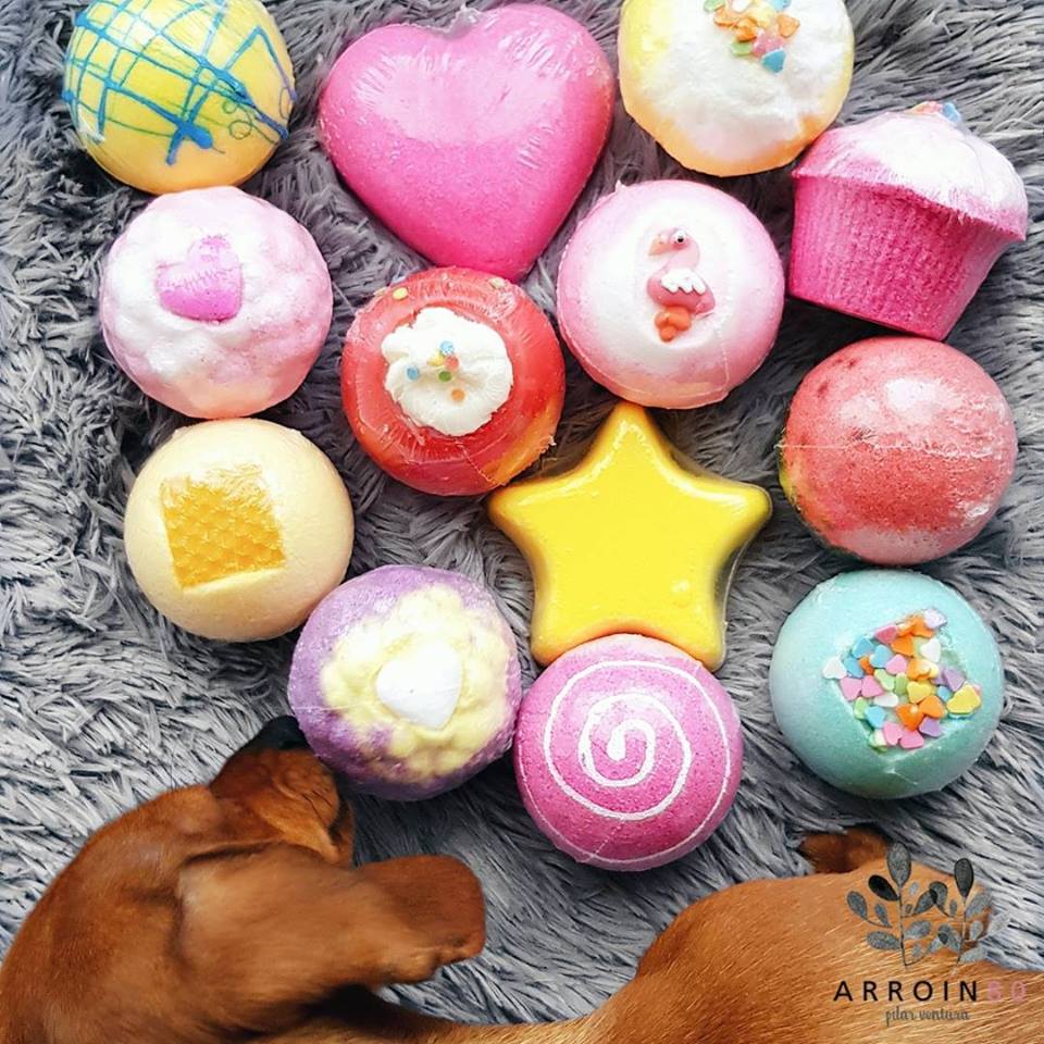 treets_spain's tweet photo. Al final del día a todos nos gusta un #baño relajante 🛀 y si es con nuestras #bombas de baño ¡mucho mejor! 😍 Aviso: no son comestibles aunque tengas muchas ganas de comértelas 😉 #TreetsBubble #bañorelajante #relax #bombasdebaño 📷@arroin80 https://t.co/eVv2WdlJWY