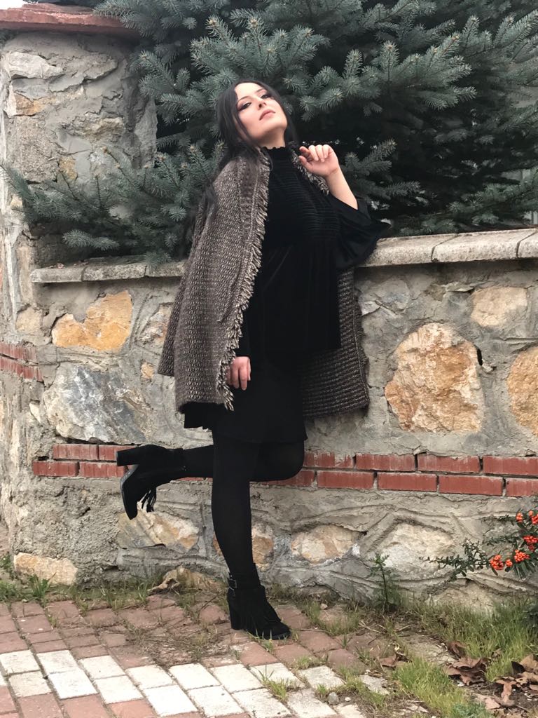 Yeni Moda Yazımız...
👉 goo.gl/P4yuxg
#bluz,#skirt,#shoes,#stefanel,#mudo,#mudocollection,#penti,#fashion,#makeup,#streetstyle,#style,#moda,#minietek,#kombin,#trend,#collection,#siyah,#black,#siyahınasaleti,#togo,#mammamia,#LCW,#lcwaikiki,#hırka,#cardigan,#bukige