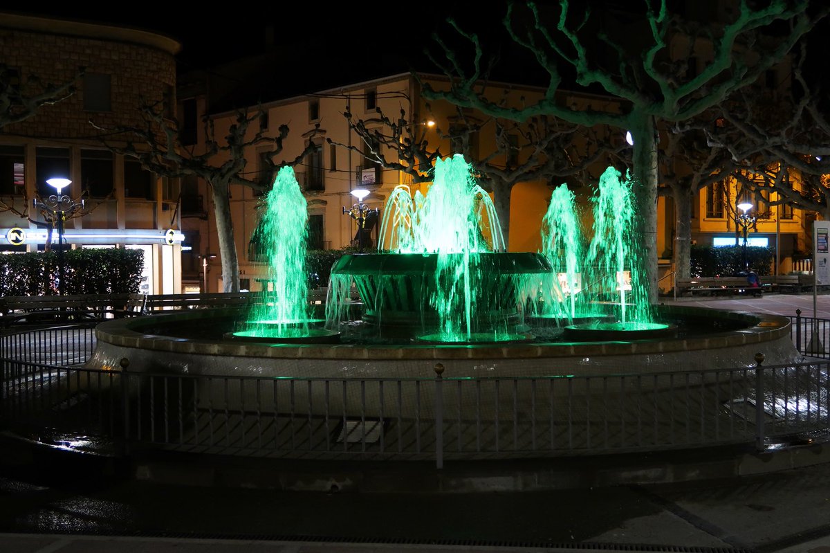 ajtarrega's tweet photo. #Tàrrega ens solidaritzem amb el #DiaMundialContraElCancer: Hem il·luminat la Font del Pati de color verd, distintiu de la campanya per prevenir, detectar i combatre la malaltia @aecc_es #solidaritat Foto @RadioTarrega https://t.co/M8OC9bsNxb