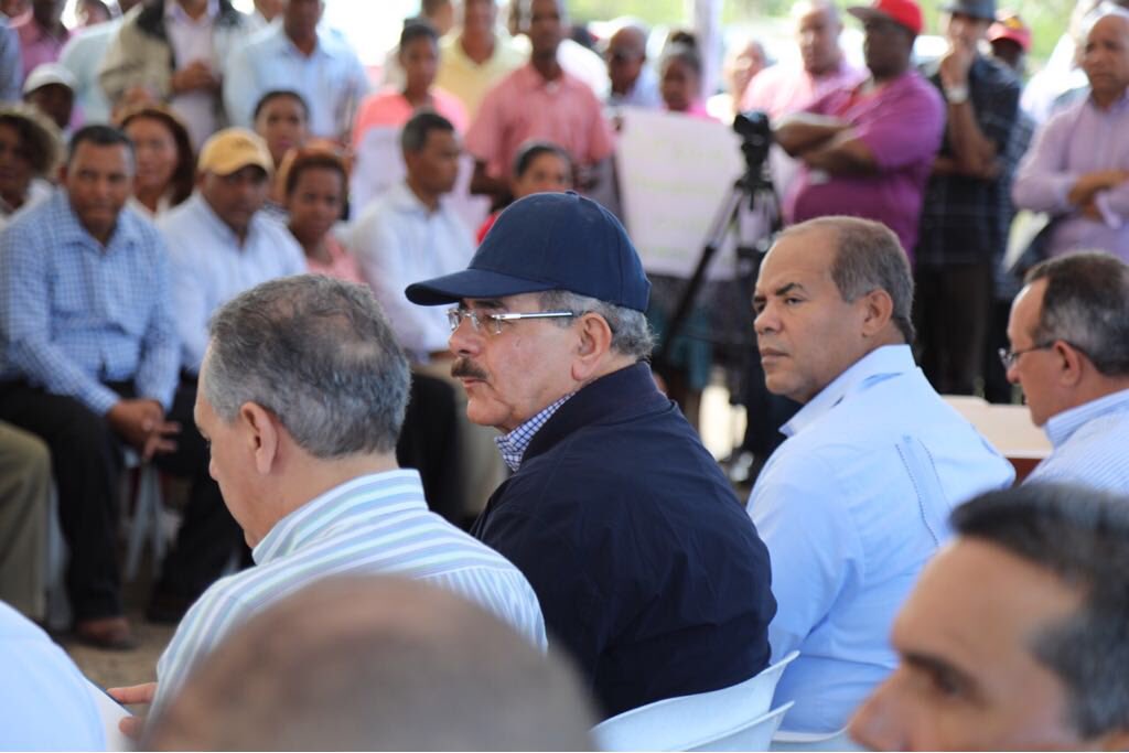 GobiernoDanilo's tweet image. “Con la juventud vamos a trabajar, para ver si hacemos el proyecto lo mayor posible. Mientras más jóvenes se puedan integrar a ese proyecto, más apoyo tendrán del Gobierno. No importa el monto del financiamiento que requieran”. @DaniloMedina #VisitasSorpresa