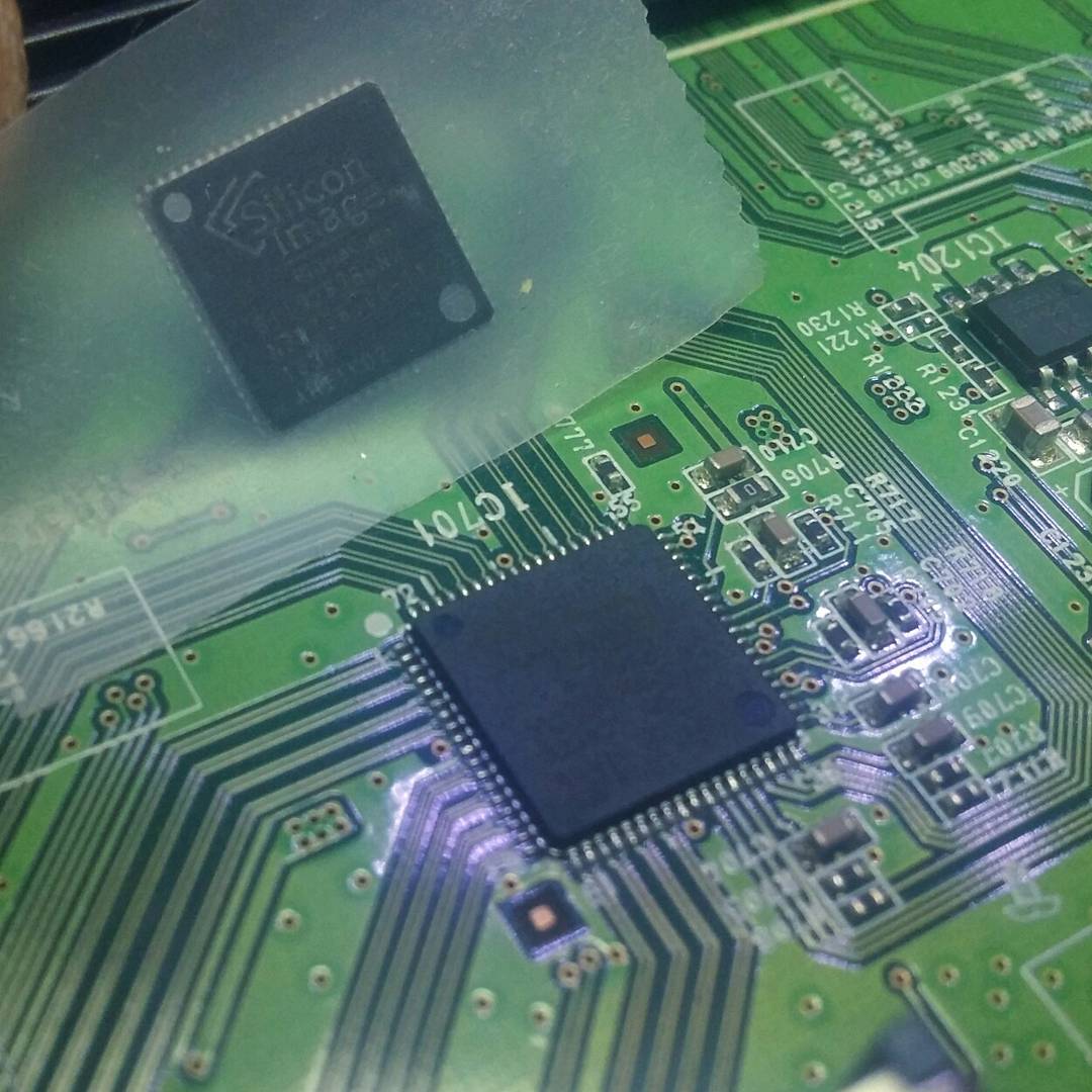 E_SmartLabs's tweet photo. Reemplazo de IC SiI9287BCNU
Selector de 4 puertos #HDMI en #SmartTv #LG
SiI9287B HDMI Port Processor with #InstaPort
Viewing Technology
#SMD #Tech #Replacement #Video #PCB #Pinnaclear #SiliconImage #DTV #HDCP #DVI #ESD #CEC #TPWR #TMDS #I2C #QFN https://t.co/hU0EPBf1Ir